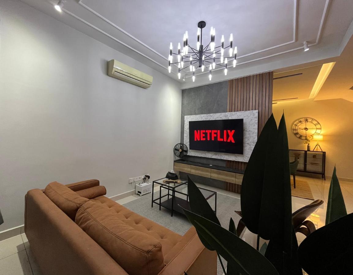 Luxury 2-Storey Terrace House Near Ioi City Mall Putrajaya Exterior photo